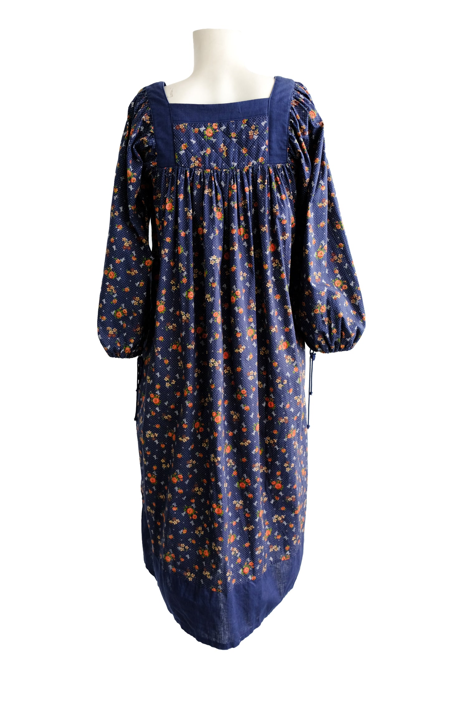 1970s Vintage Navy Floral Smock Dress, Made in Wales, UK10