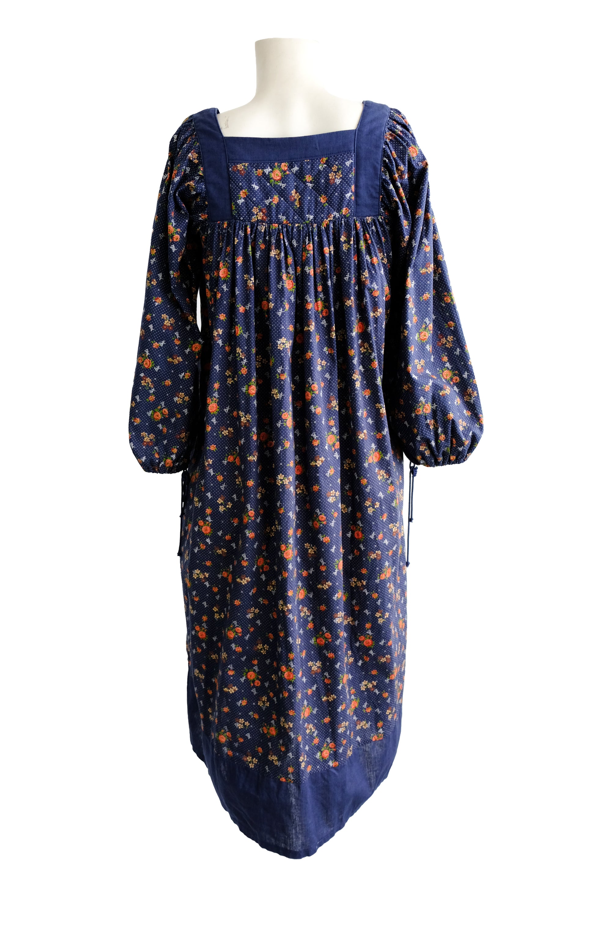 1970s Vintage Navy Floral Smock Dress, Made in Wales, UK10