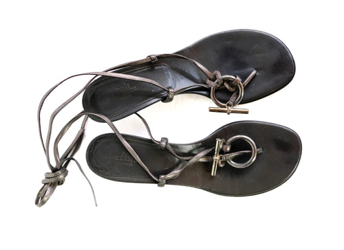 Hermès Vintage Thong Sandals with Kitten Heel, EU38.5