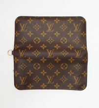 Louis Vuitton Classic Logo Bi-fold Wallet